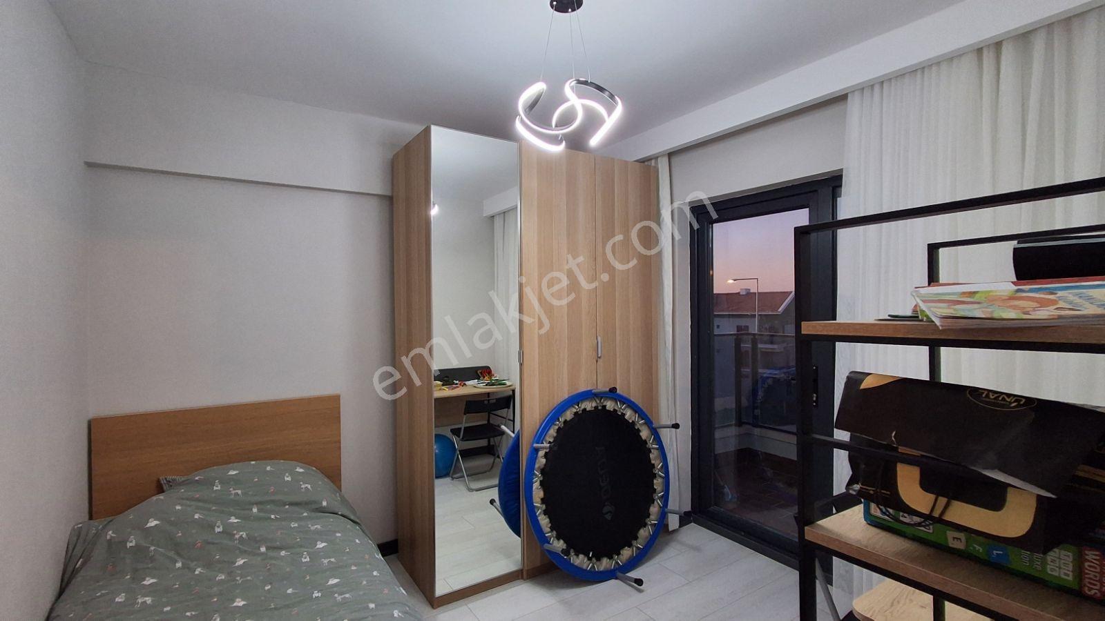 Alaçatı'dan Bulvara Yakın/ Önü Açık /geniş 3+1 — fotoğraf 20