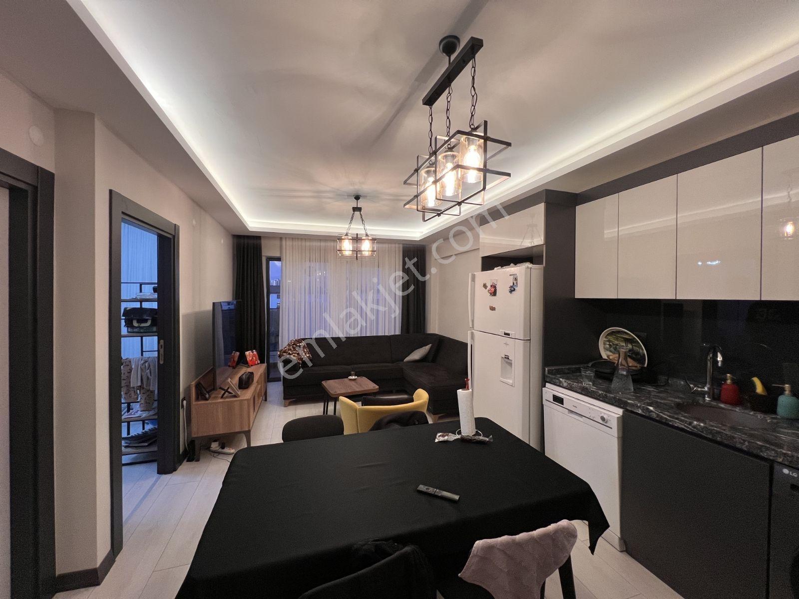 Alaçatı'dan Bulvara Yakın/ Önü Açık /geniş 3+1 — fotoğraf 27