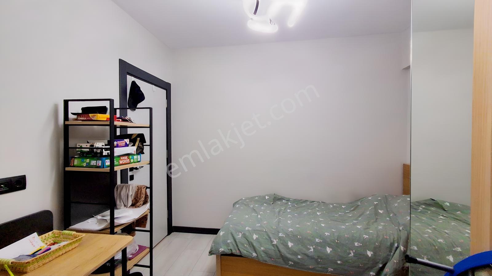 Alaçatı'dan Bulvara Yakın/ Önü Açık /geniş 3+1 — fotoğraf 32