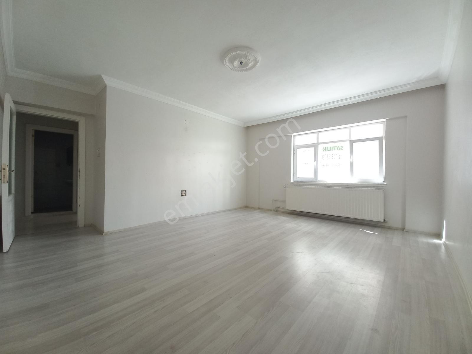 Kuzey'den Devlet Hastanesi Yakını 2+1 Giriş Kat Satılık Daire — fotoğraf 3