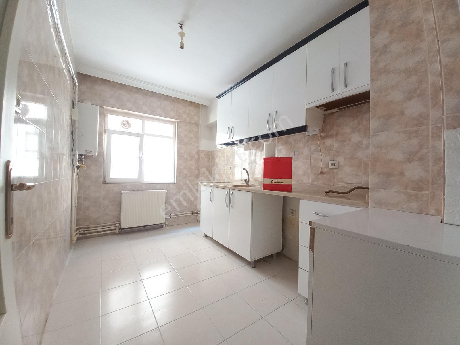 Kuzey'den Devlet Hastanesi Yakını 2+1 Giriş Kat Satılık Daire — fotoğraf 5