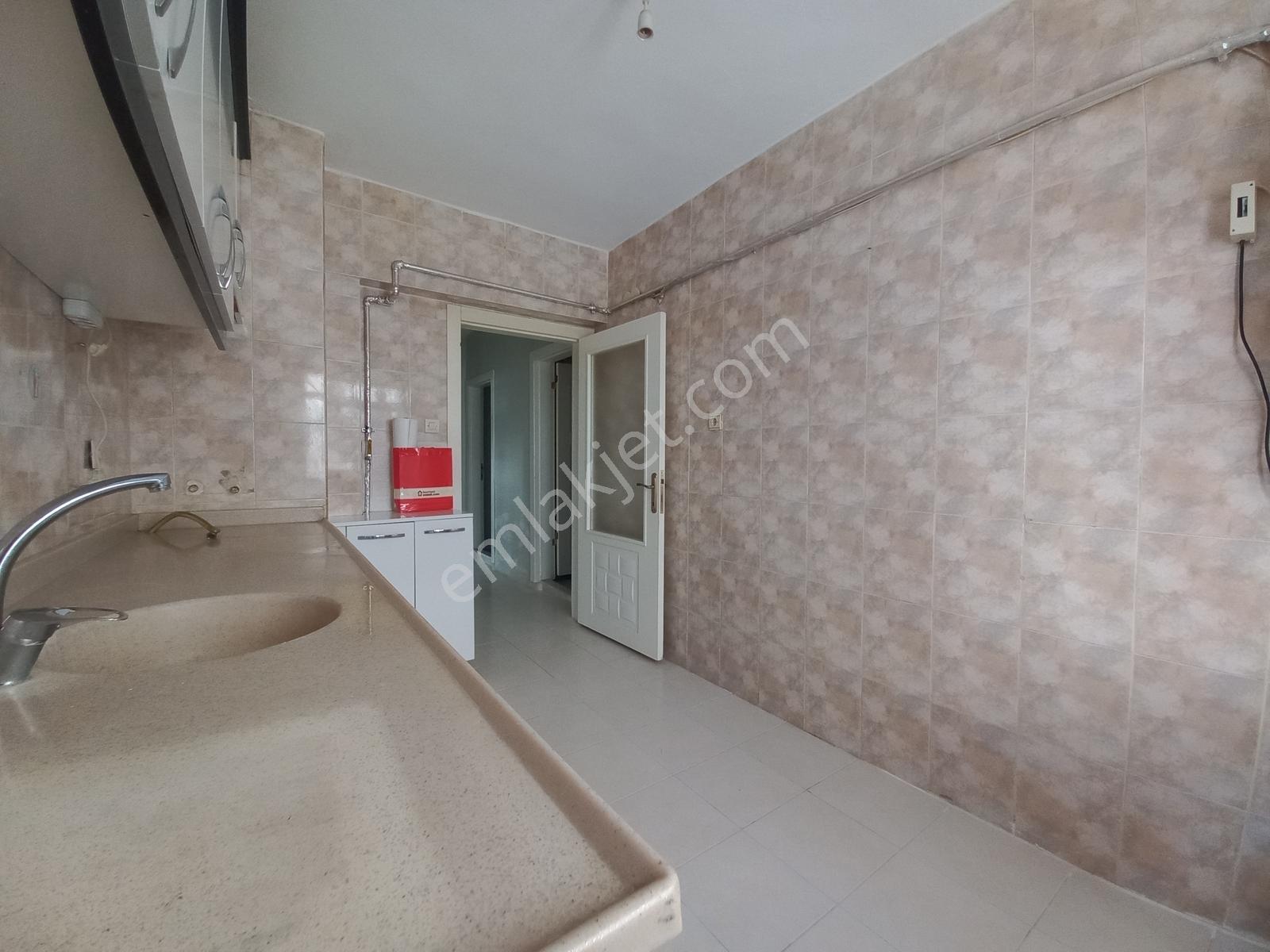 Kuzey'den Devlet Hastanesi Yakını 2+1 Giriş Kat Satılık Daire — fotoğraf 6