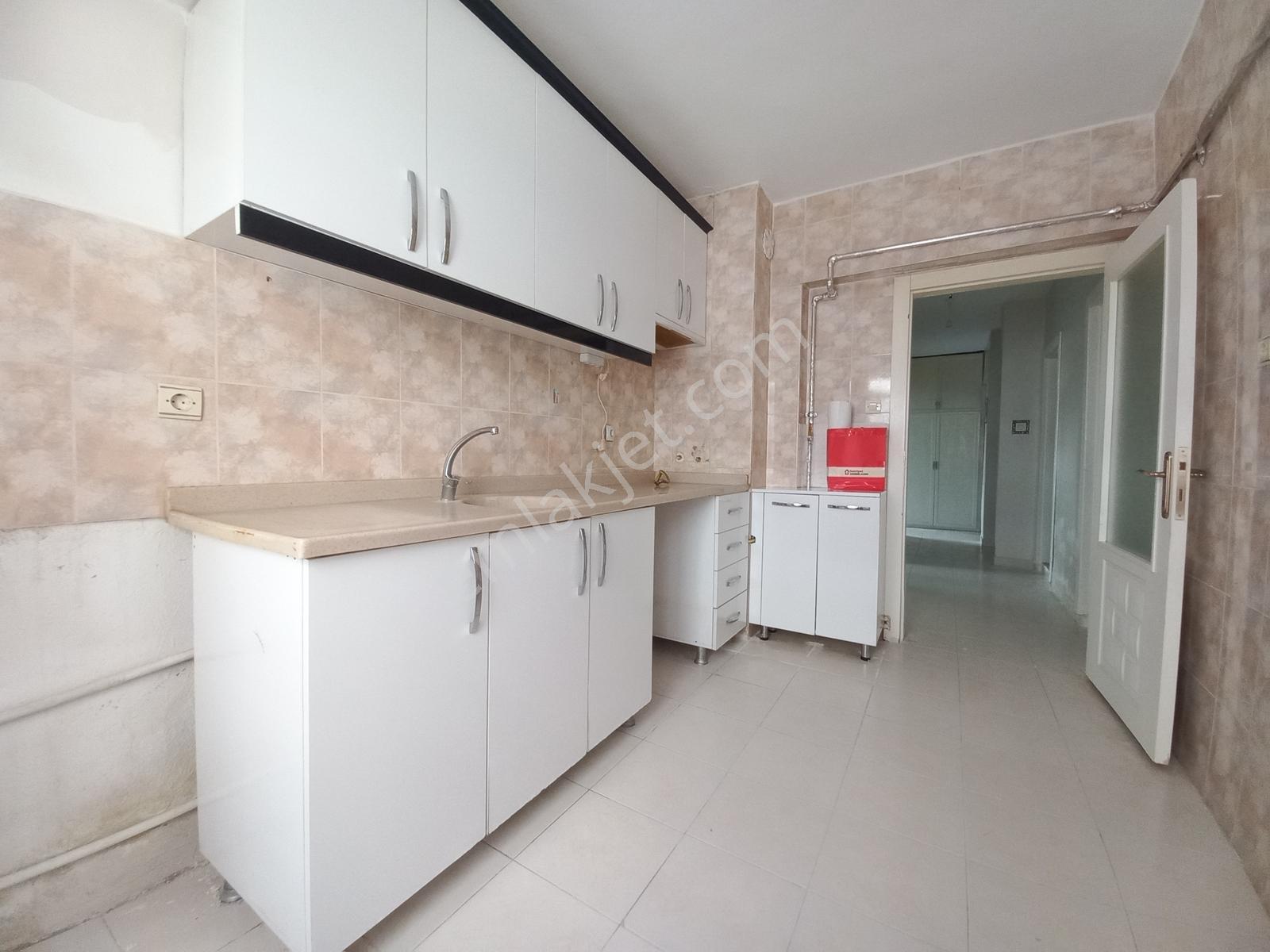 Kuzey'den Devlet Hastanesi Yakını 2+1 Giriş Kat Satılık Daire — fotoğraf 8