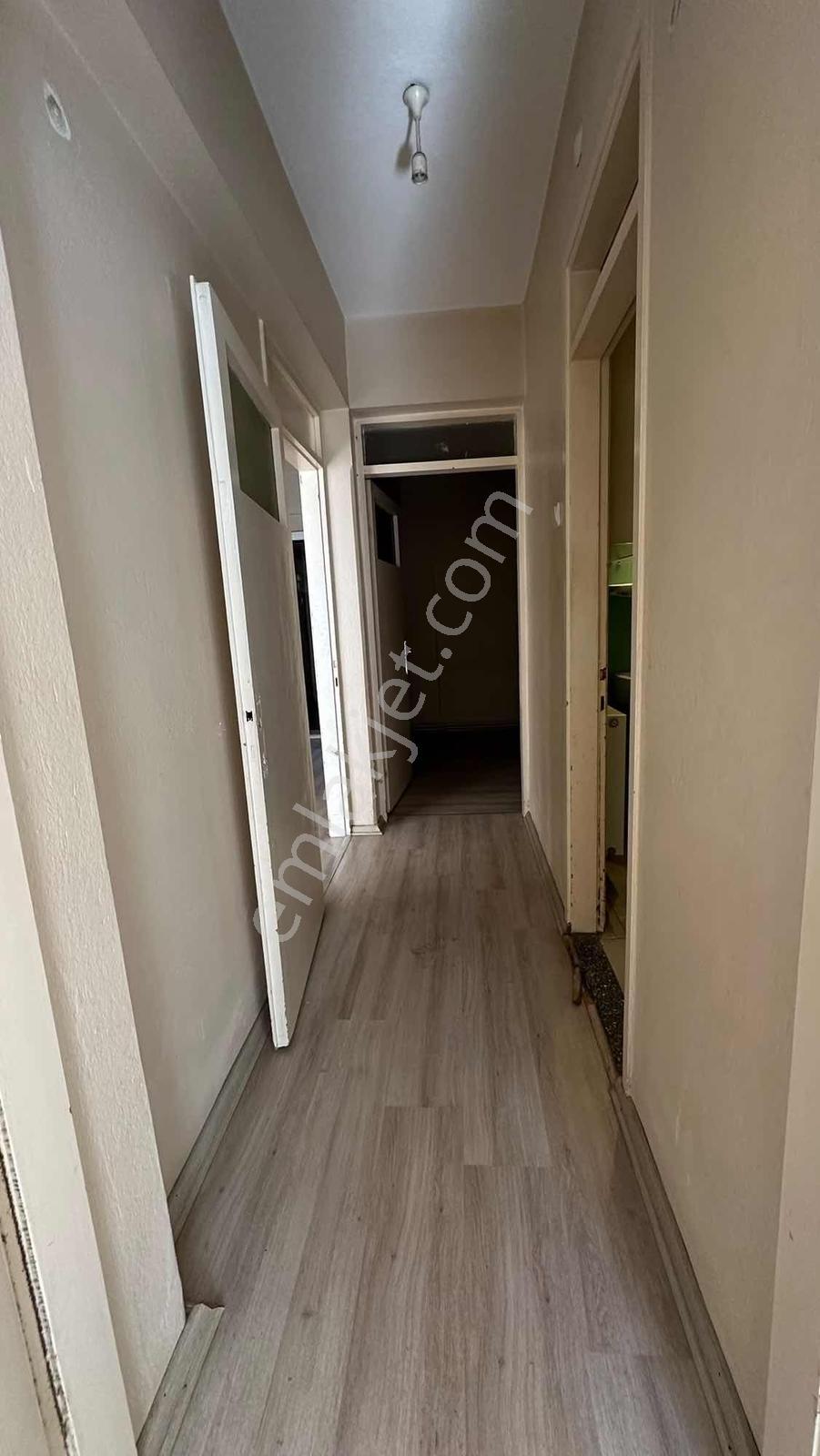 Cadde Üzerinde 3+1 Arakat Köşe Metro Ve Tramvay Satılık Daire — fotoğraf 31