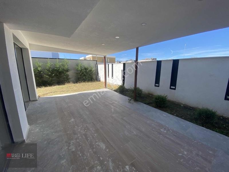 Rw Lıfe // Zincirlikuyu Mahallesinde Satılık Villa — fotoğraf 3