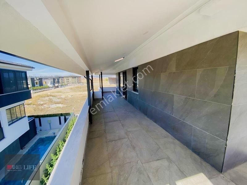 Rw Lıfe // Zincirlikuyu Mahallesinde Satılık Villa — fotoğraf 32