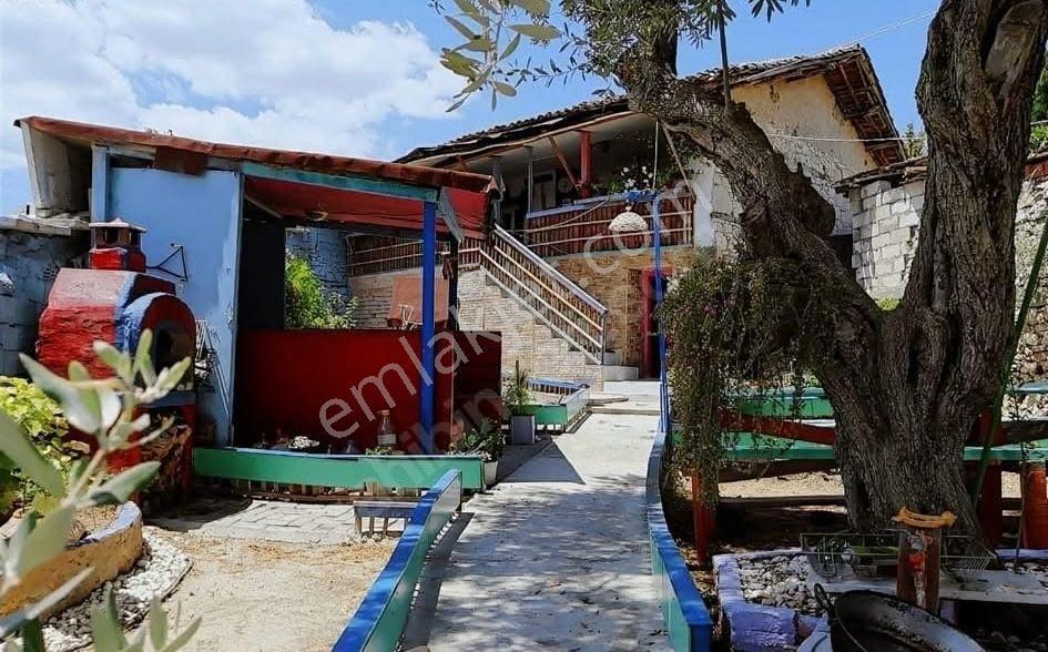 Sarıçam Köyünde Satılık Bahçeli 424 M2 Arsa İçinde Köy Evi
