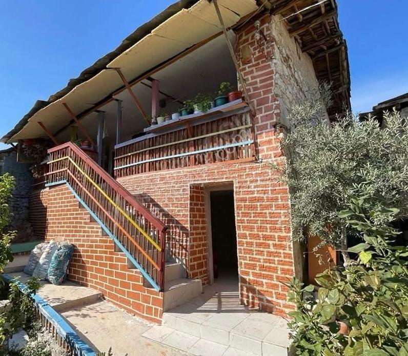 Sarıçam Köyünde Satılık Bahçeli 424 M2 Arsa İçinde Köy Evi — fotoğraf 2