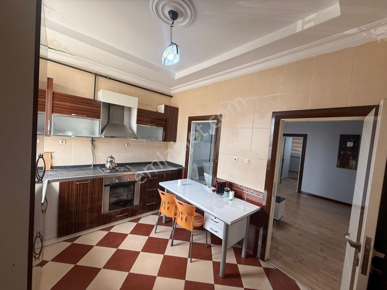 Çamlıca Diyar Life Hastanesi Civarı Acil Satılık 140m² Geniş 2+1 — fotoğraf 7