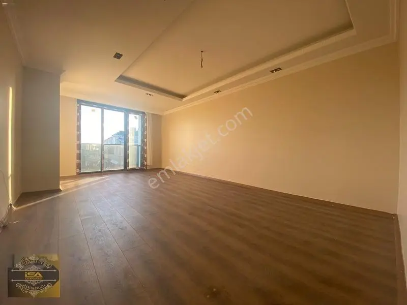İsa Gayrimenkulden Çok Geniş Kullanışlı Sıfır 2+1 Daire — fotoğraf 4