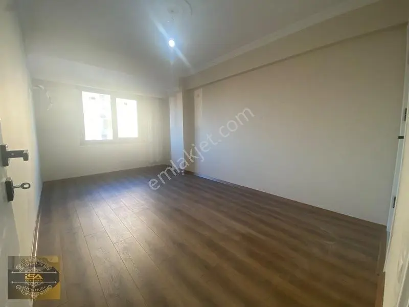 İsa Gayrimenkulden Çok Geniş Kullanışlı Sıfır 2+1 Daire — fotoğraf 5