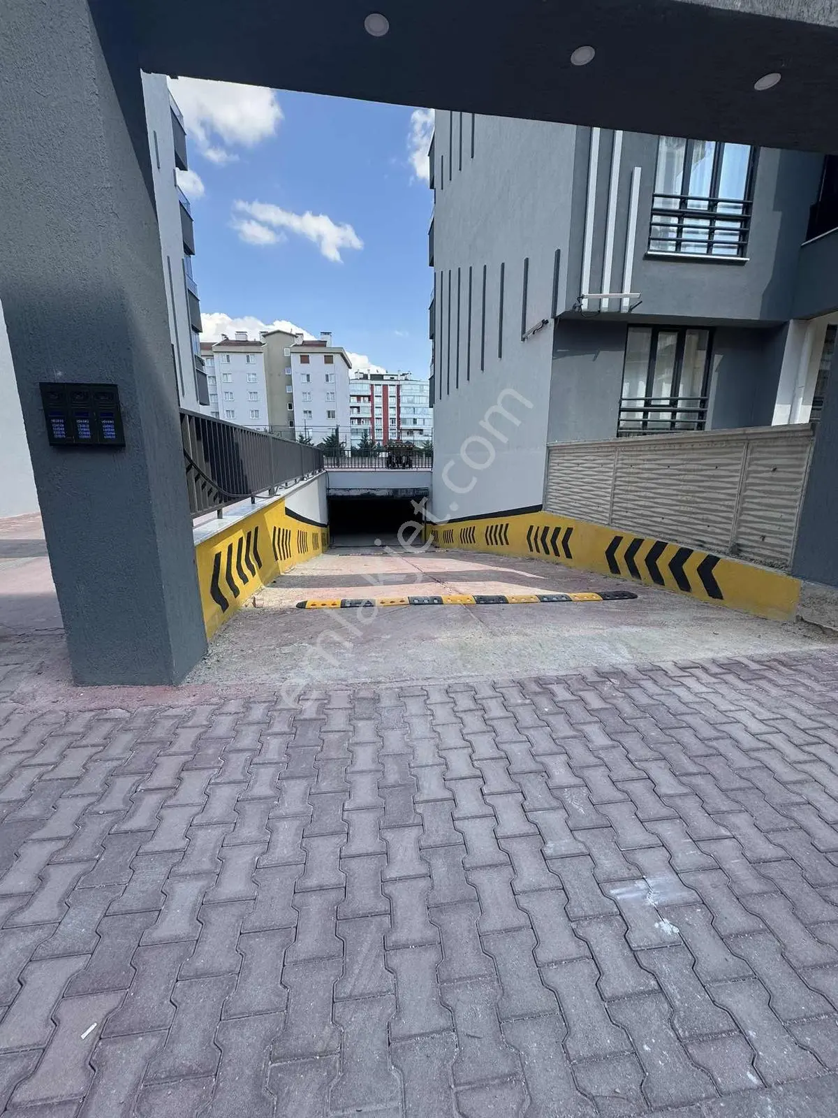 Cengizler'den Hamzaoğlu'nda Satılık 3+1 Yüksek Giriş Daire — fotoğraf 3