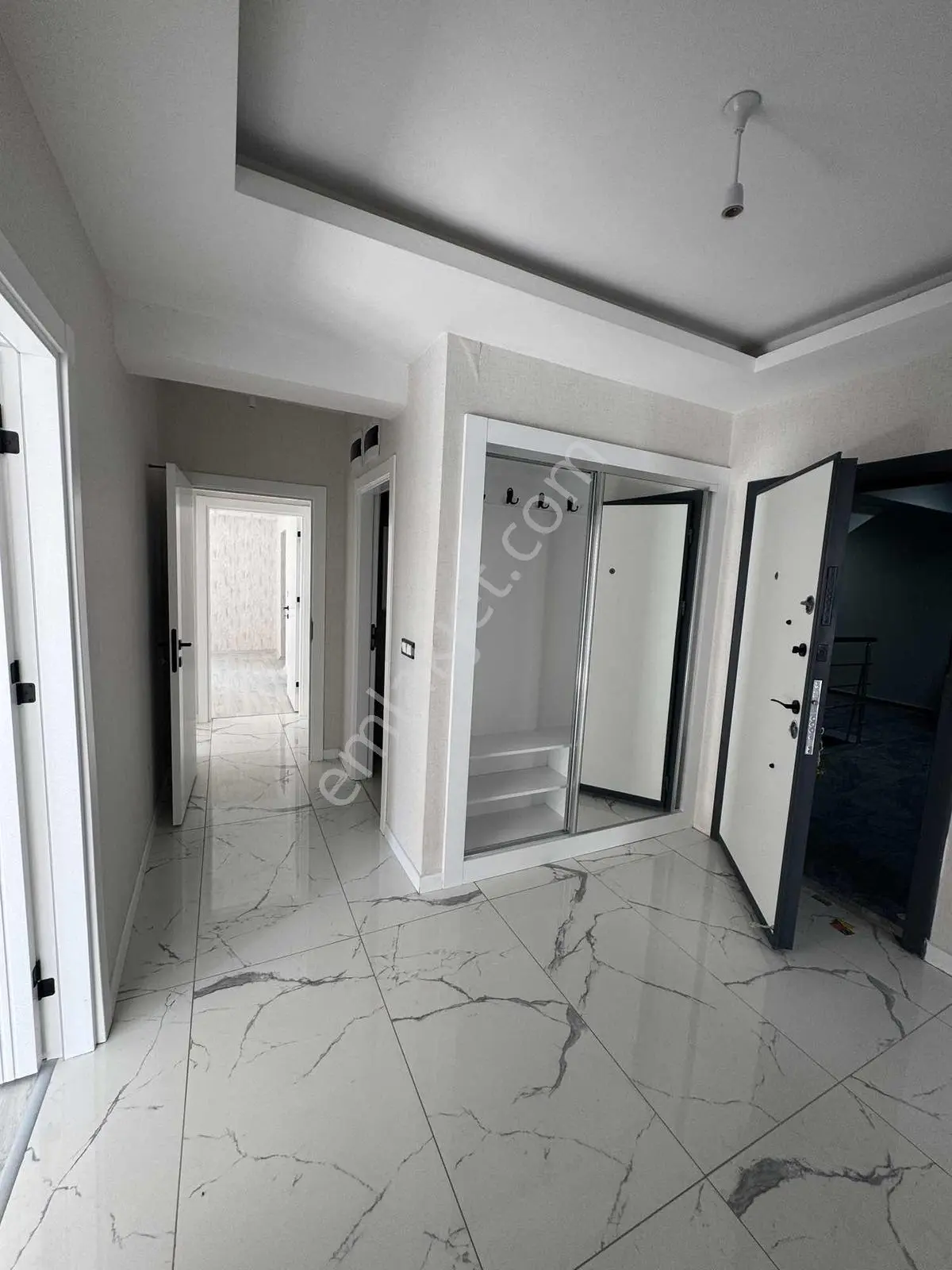 Cengizler'den Hamzaoğlu'nda Satılık 3+1 Yüksek Giriş Daire — fotoğraf 4
