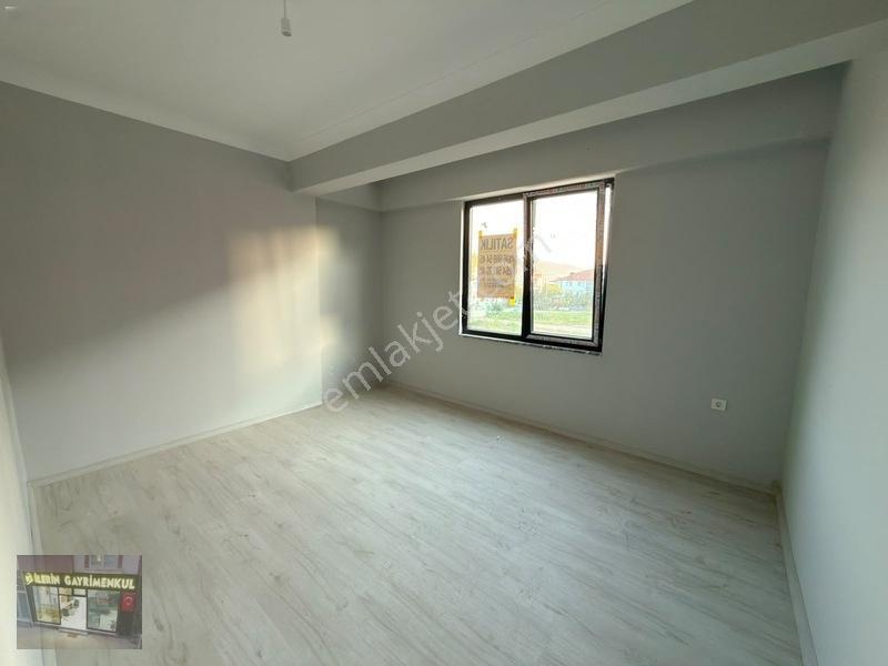 İlerin Gayrimenkul'den Yeni Mah Geniş Ve Ferah 2+1 Satılık Daire — fotoğraf 2