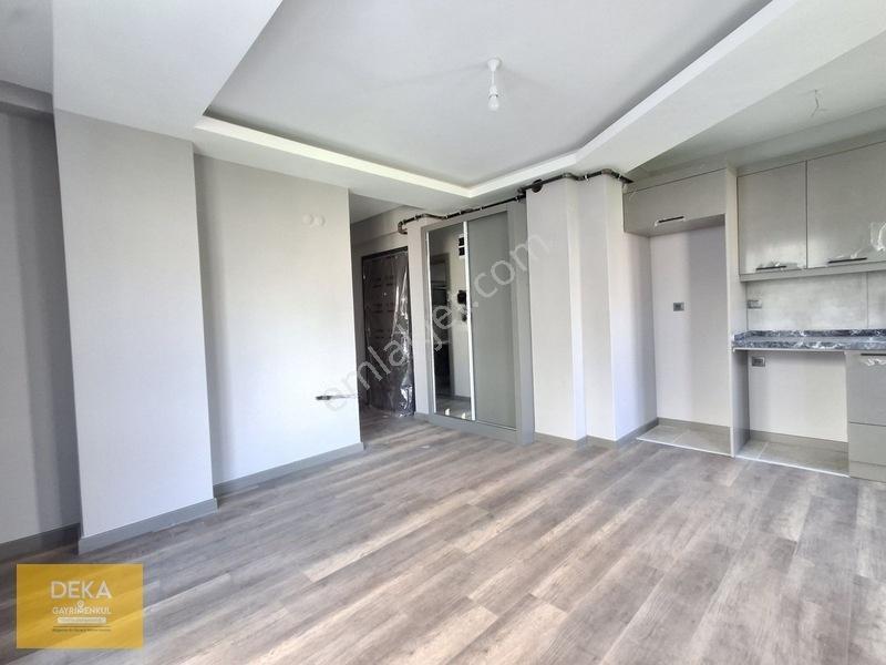 Deka Gayrimenkul'den Körfez'de Tramvaya 50 Mt Kombili 1+1 Daire — fotoğraf 4