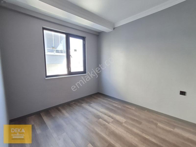 Deka Gayrimenkul'den Körfez'de Tramvaya 50 Mt Kombili 1+1 Daire — fotoğraf 13