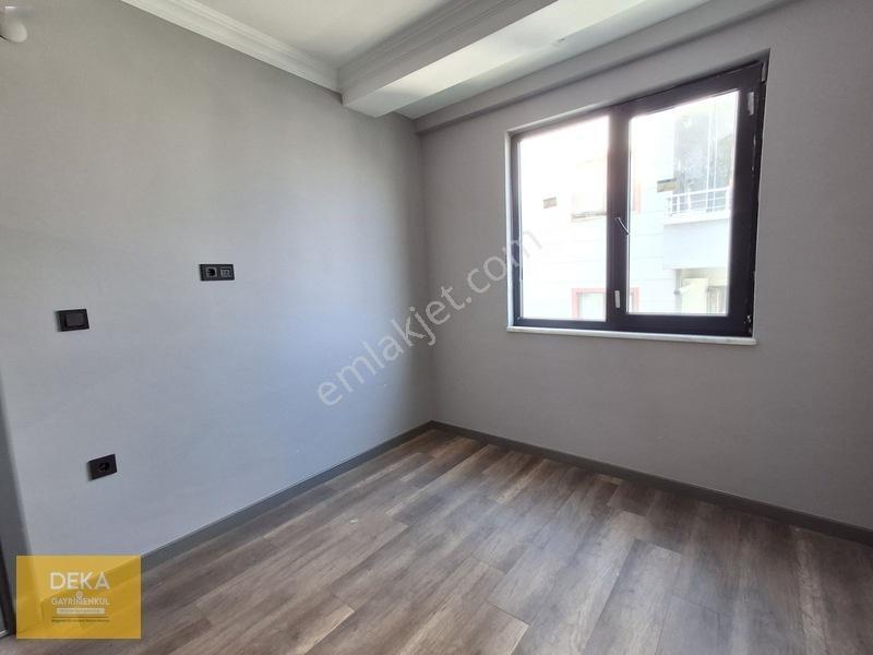 Deka Gayrimenkul'den Körfez'de Tramvaya 50 Mt Kombili 1+1 Daire — fotoğraf 15