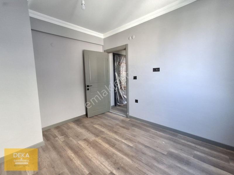 Deka Gayrimenkul'den Körfez'de Tramvaya 50 Mt Kombili 1+1 Daire — fotoğraf 16