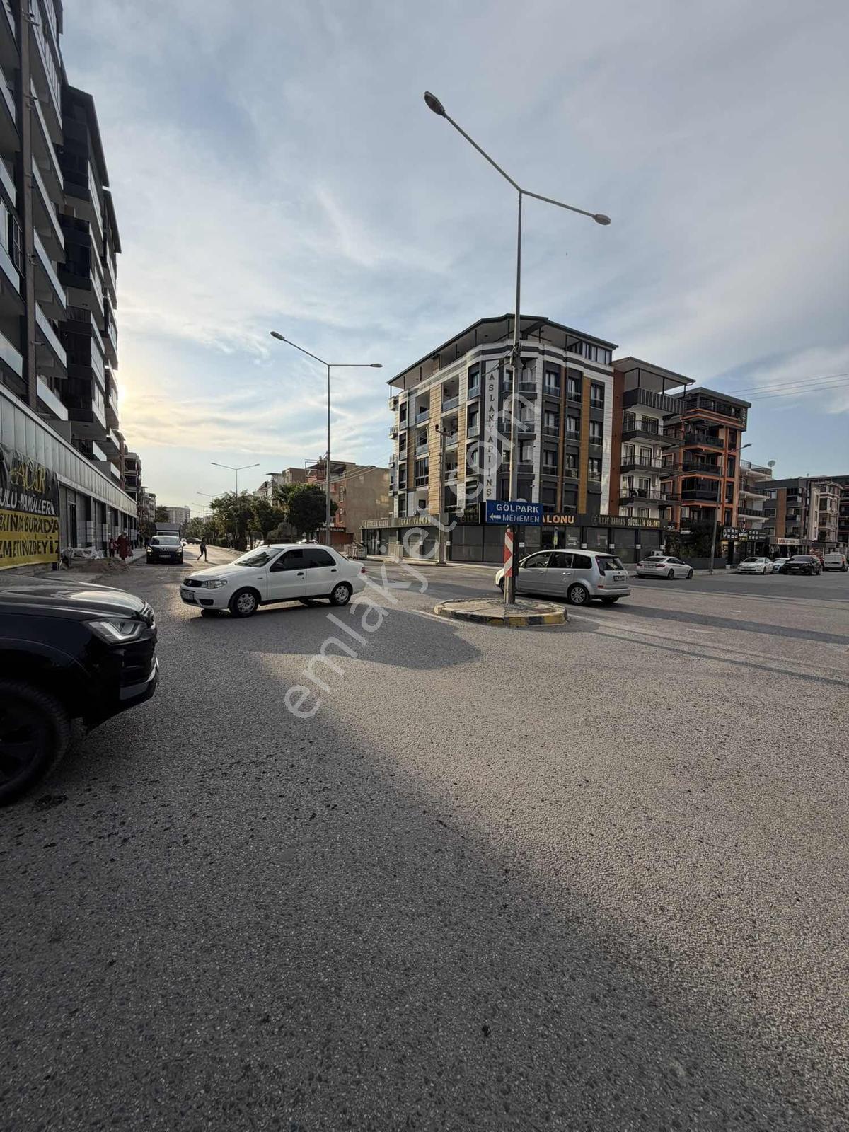 Menemende Satılık Daire 2+1 Kapalı Mutfak Sıfır Oturuma Hazır — fotoğraf 4