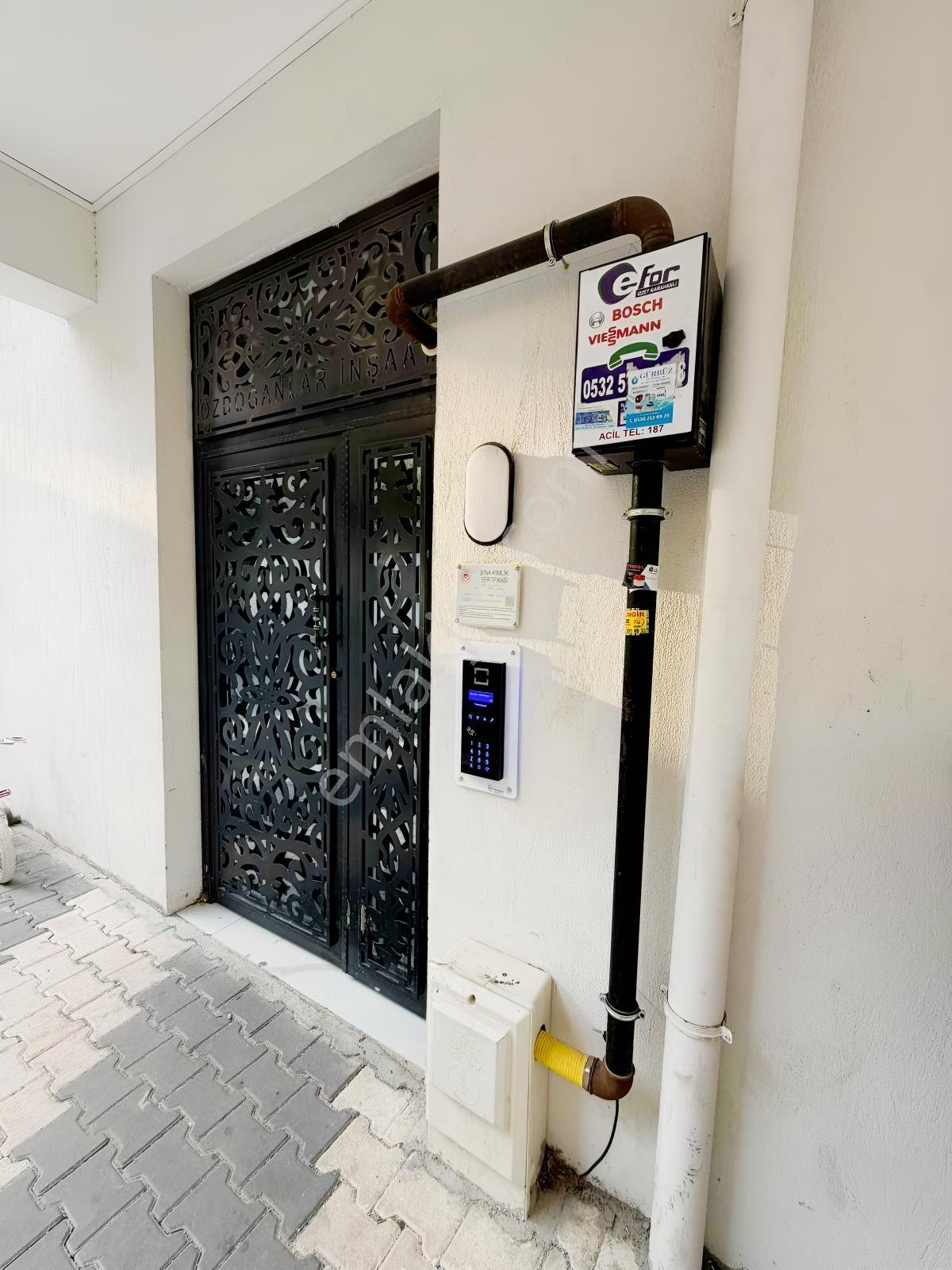 Menemende Satılık Daire 2+1 Kapalı Mutfak Sıfır Oturuma Hazır — fotoğraf 7