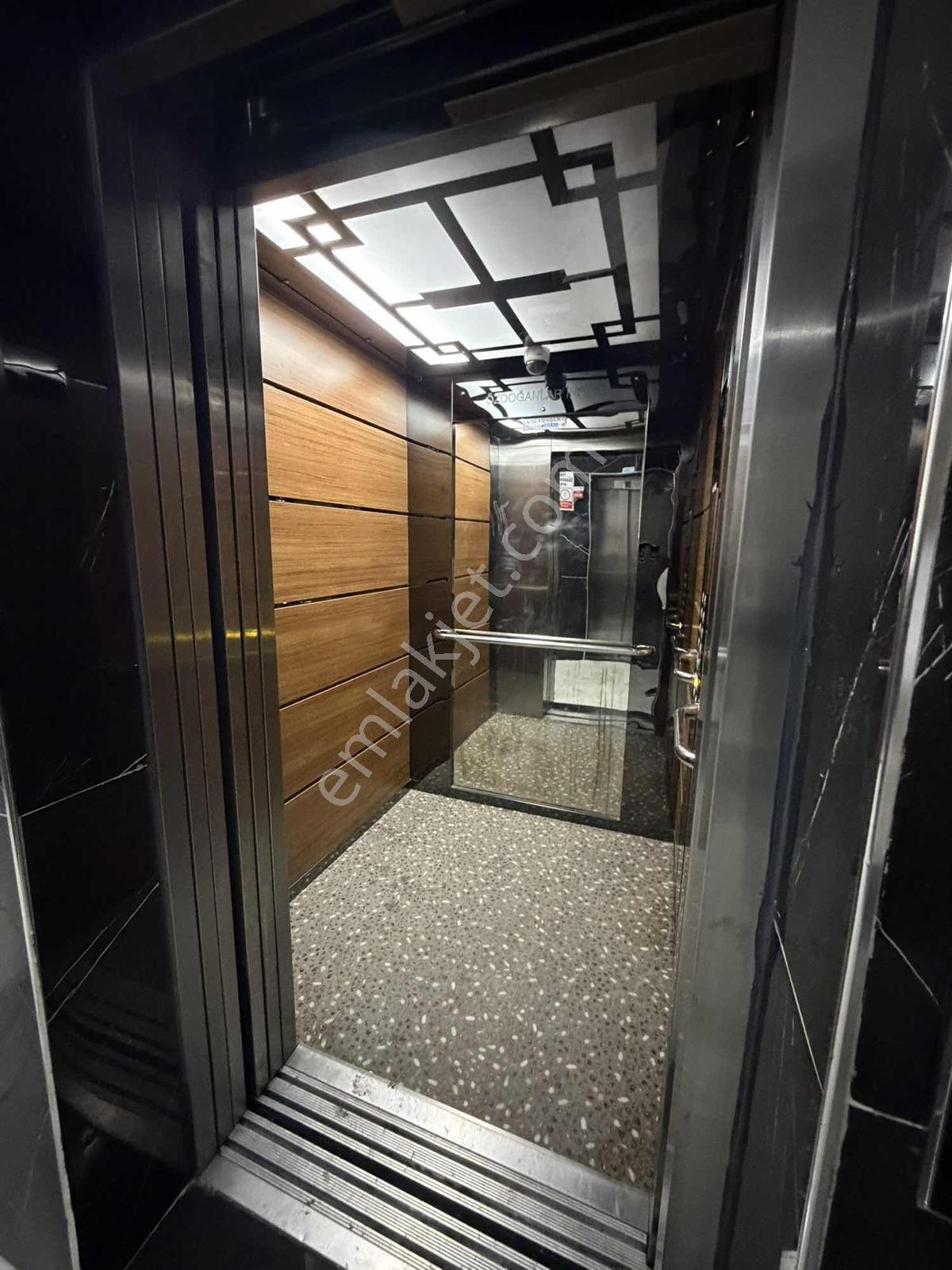 Menemende Satılık Daire 2+1 Kapalı Mutfak Sıfır Oturuma Hazır — fotoğraf 11