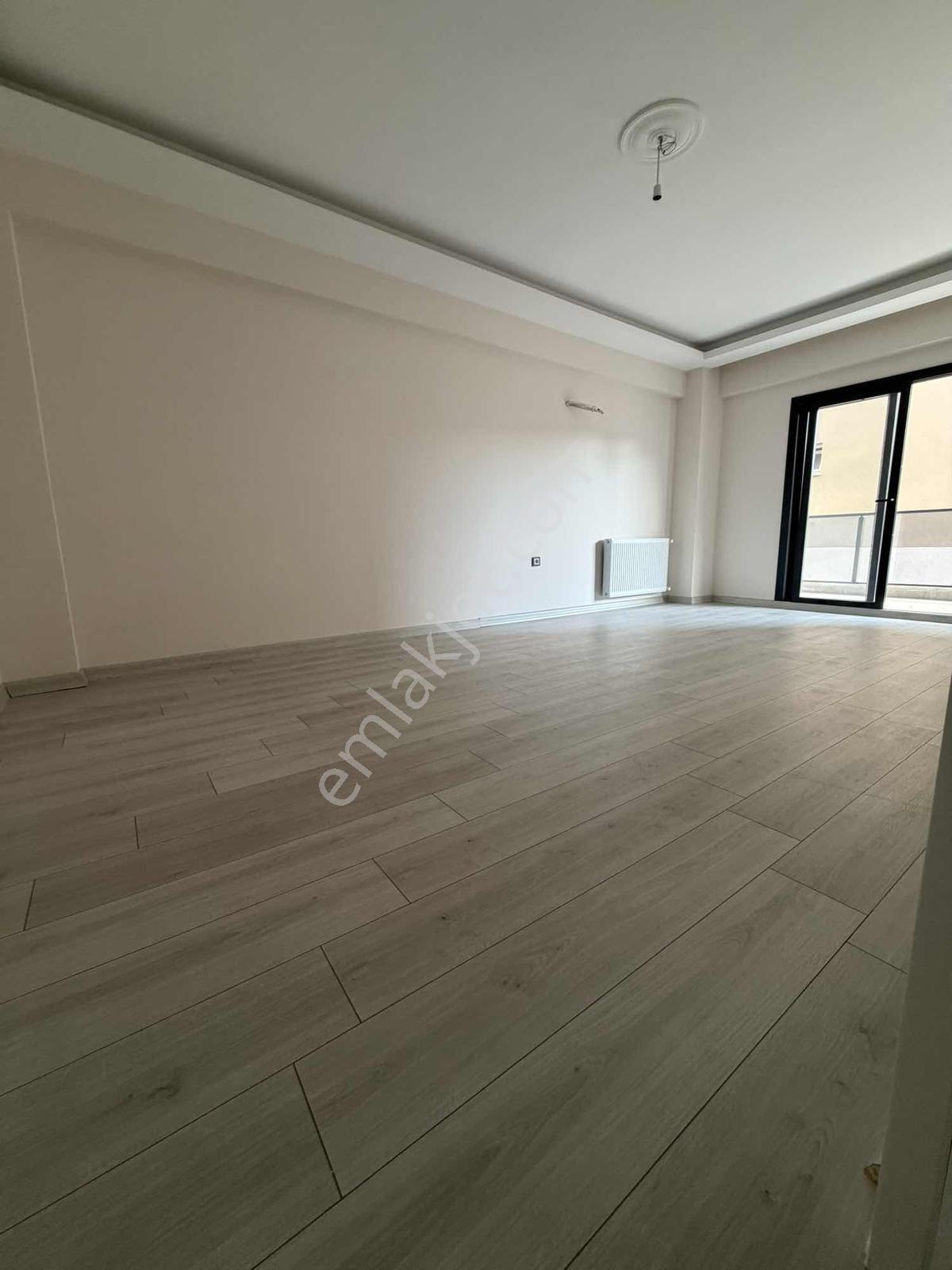 Menemende Satılık Daire 2+1 Kapalı Mutfak Sıfır Oturuma Hazır — fotoğraf 15