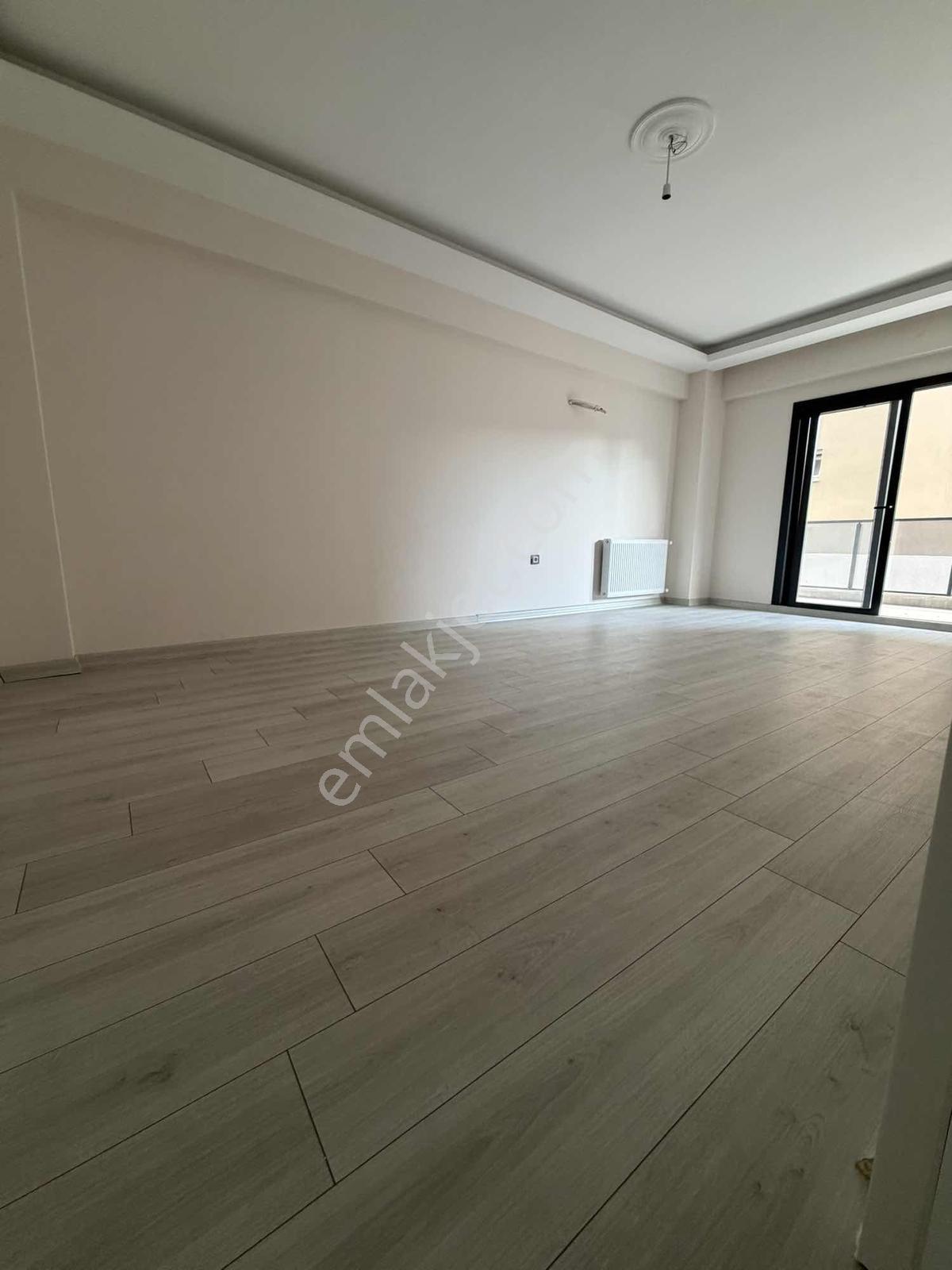 Menemende Satılık Daire 2+1 Kapalı Mutfak Sıfır Oturuma Hazır — fotoğraf 16