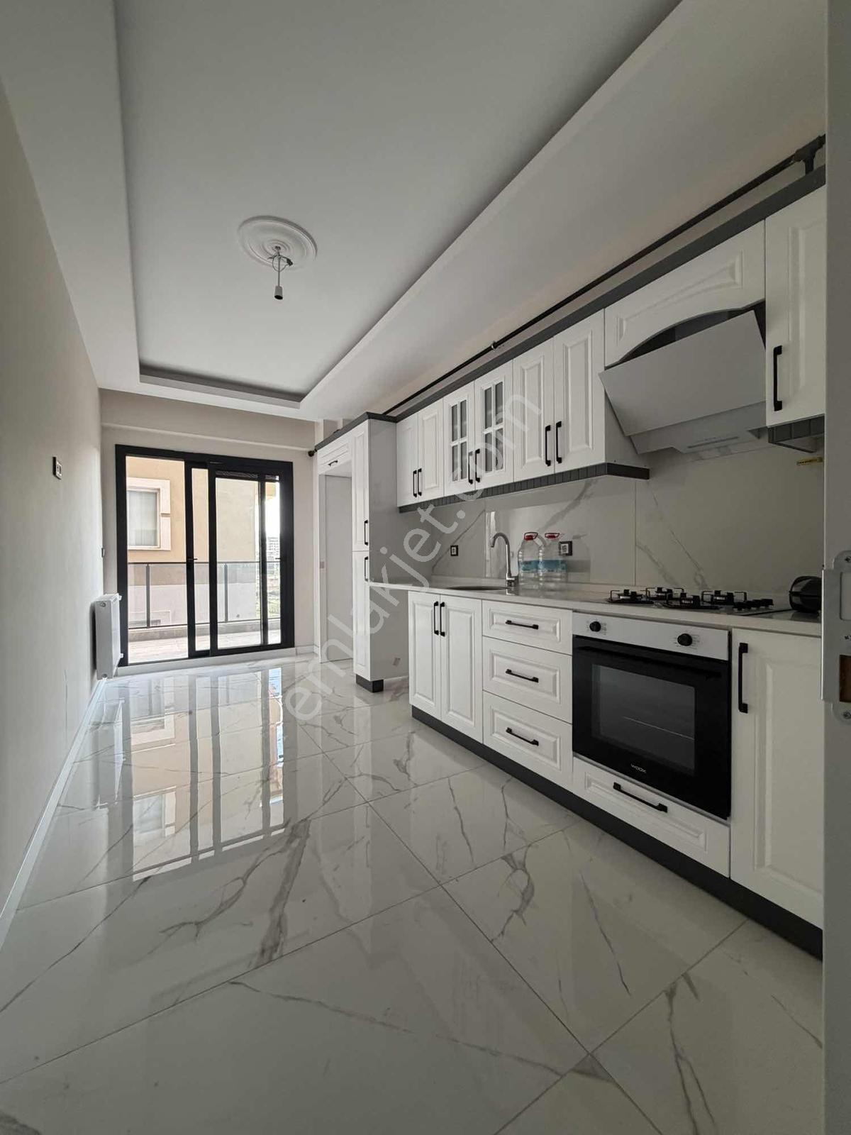 Menemende Satılık Daire 2+1 Kapalı Mutfak Sıfır Oturuma Hazır — fotoğraf 17