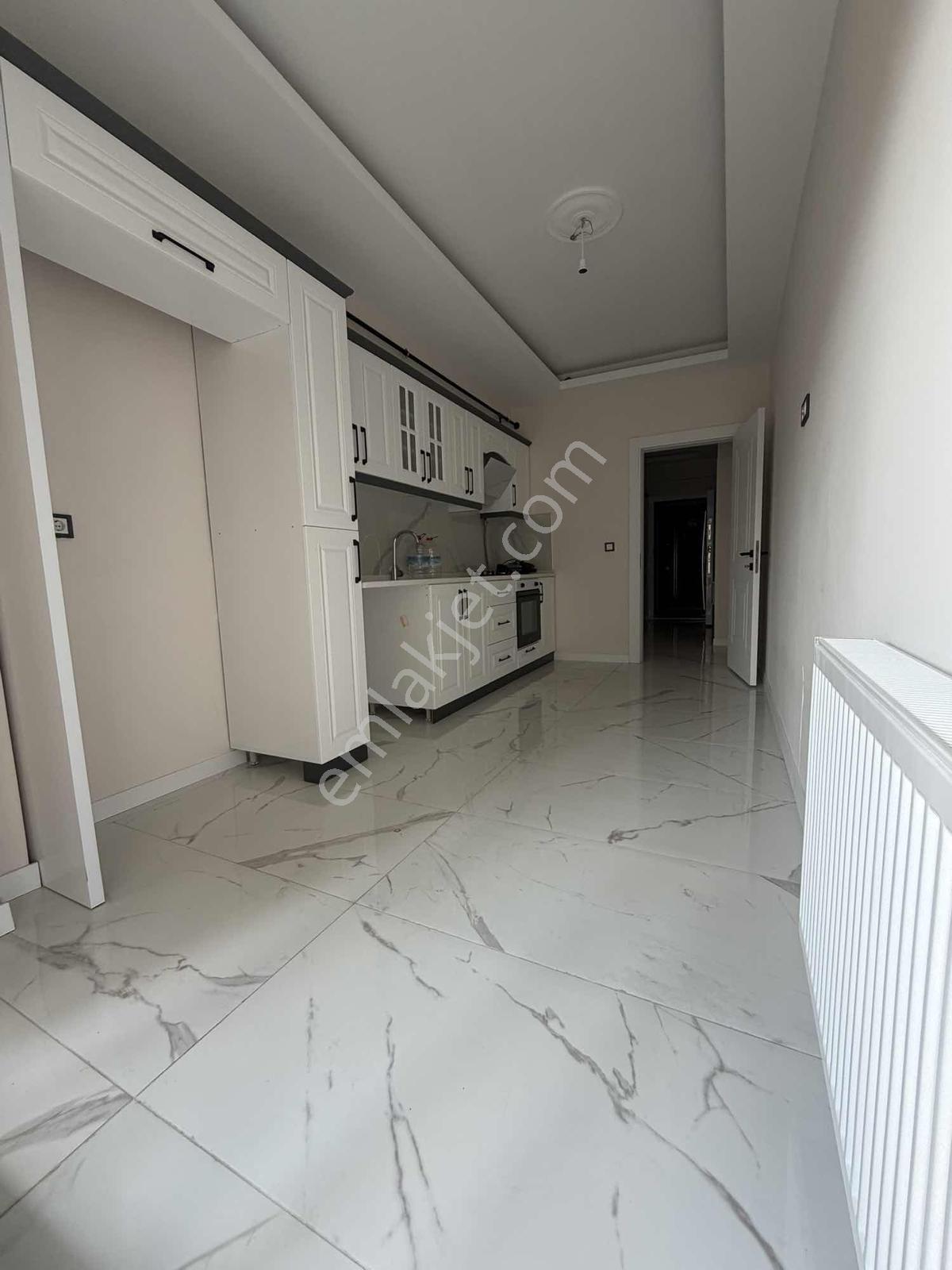 Menemende Satılık Daire 2+1 Kapalı Mutfak Sıfır Oturuma Hazır — fotoğraf 19
