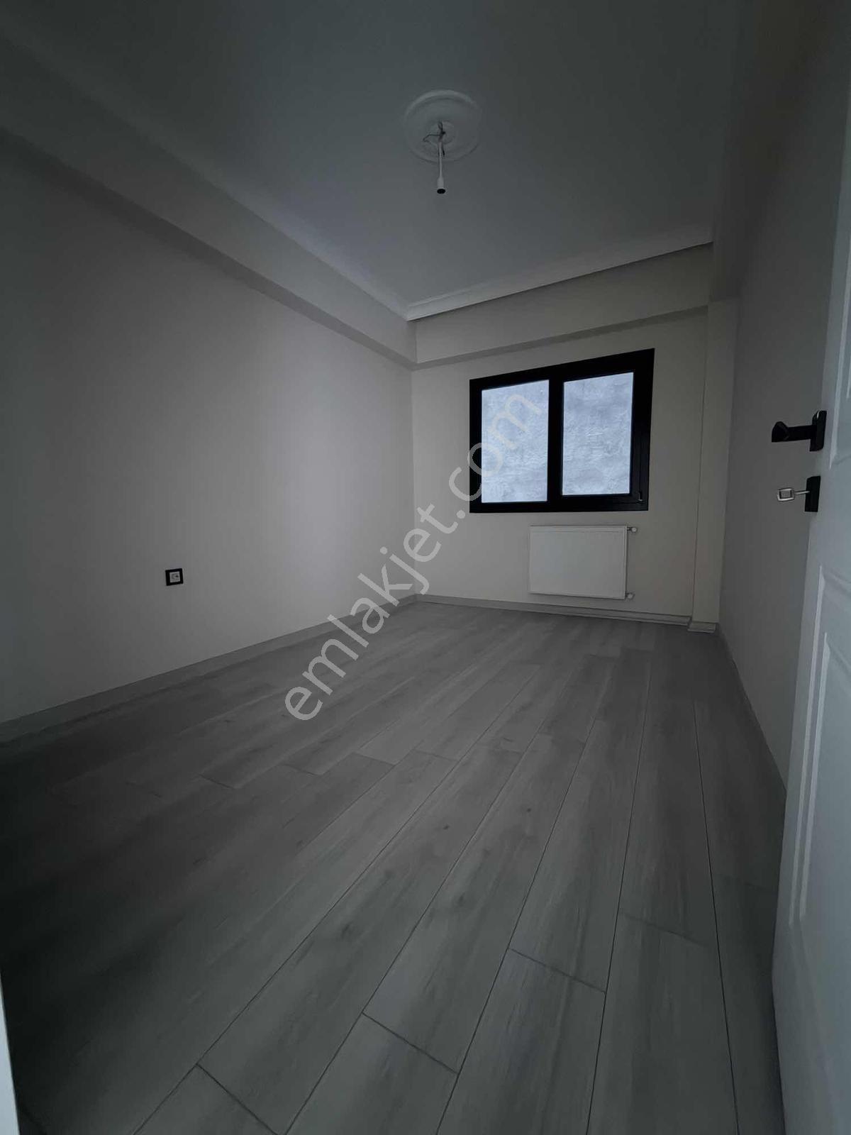 Menemende Satılık Daire 2+1 Kapalı Mutfak Sıfır Oturuma Hazır — fotoğraf 21