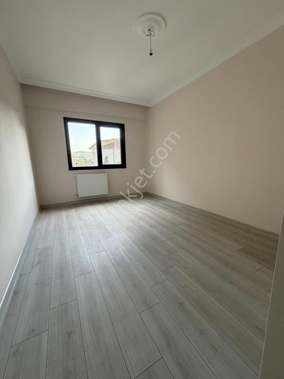 Menemende Satılık Daire 2+1 Kapalı Mutfak Sıfır Oturuma Hazır — fotoğraf 24