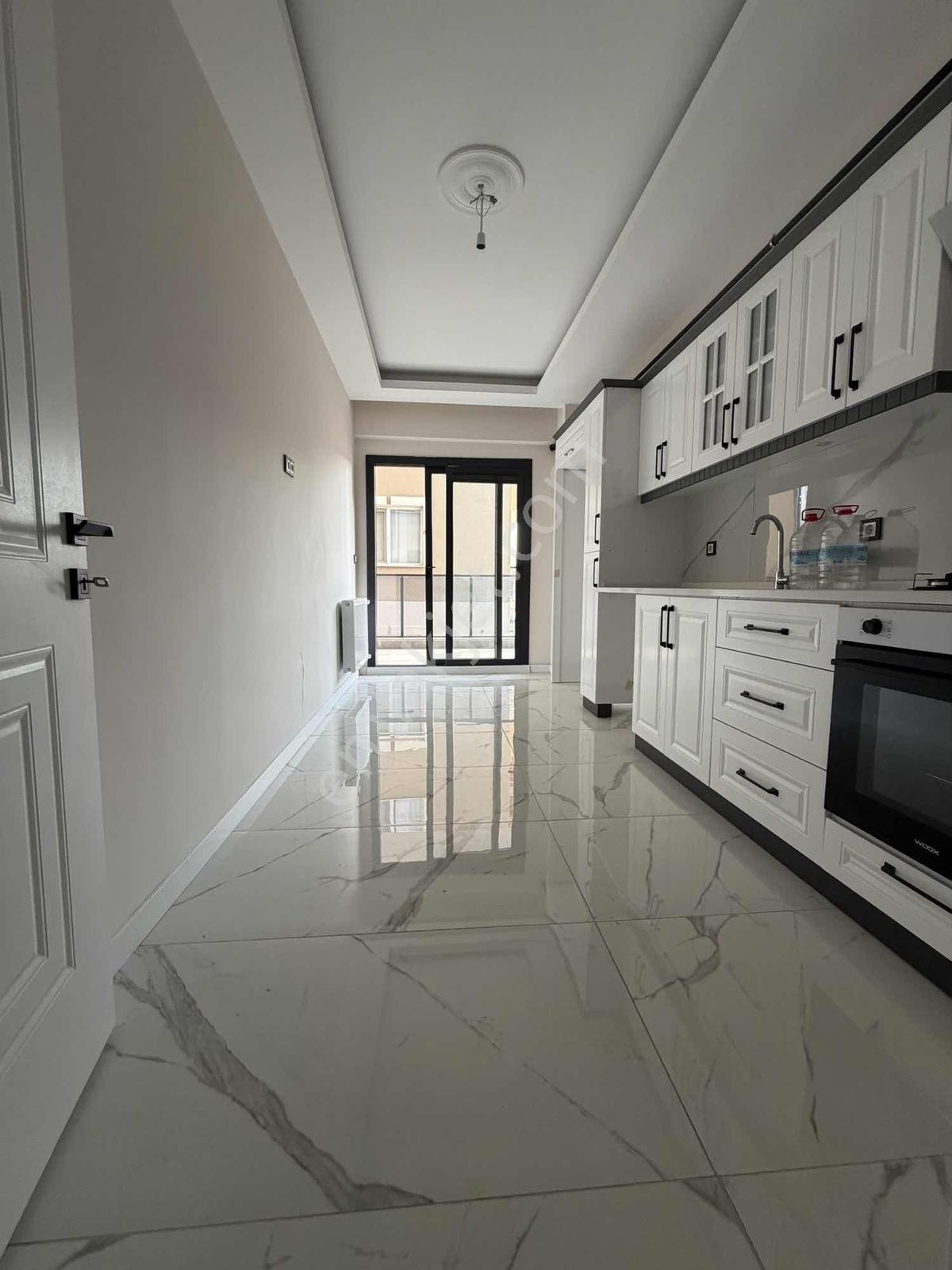 Menemende Satılık Daire 2+1 Kapalı Mutfak Sıfır Oturuma Hazır — fotoğraf 25
