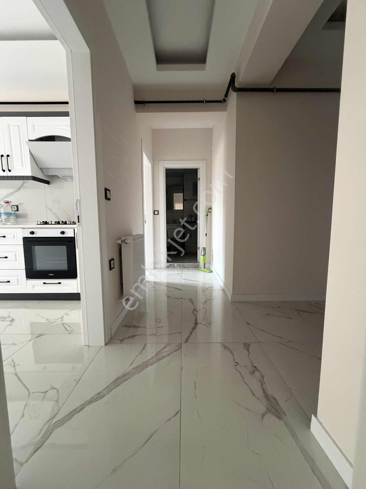 Menemende Satılık Daire 2+1 Kapalı Mutfak Sıfır Oturuma Hazır — fotoğraf 26