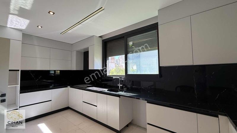 Kuşadasında Denize Yakın 4+1 Satılık Villa — fotoğraf 3