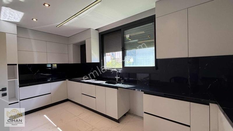 Kuşadasında Denize Yakın 4+1 Satılık Villa — fotoğraf 4