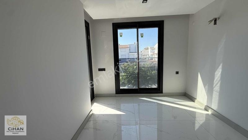 Kuşadasında Denize Yakın 4+1 Satılık Villa — fotoğraf 18
