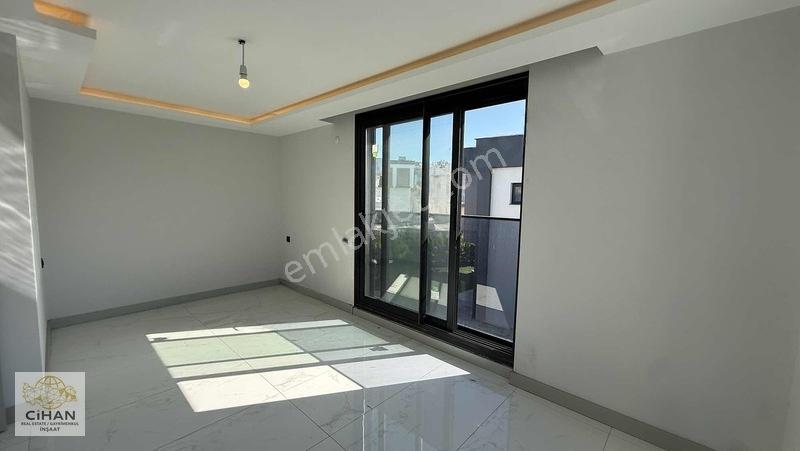 Kuşadasında Denize Yakın 4+1 Satılık Villa — fotoğraf 19