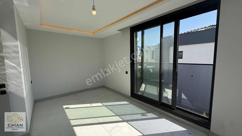 Kuşadasında Denize Yakın 4+1 Satılık Villa — fotoğraf 20