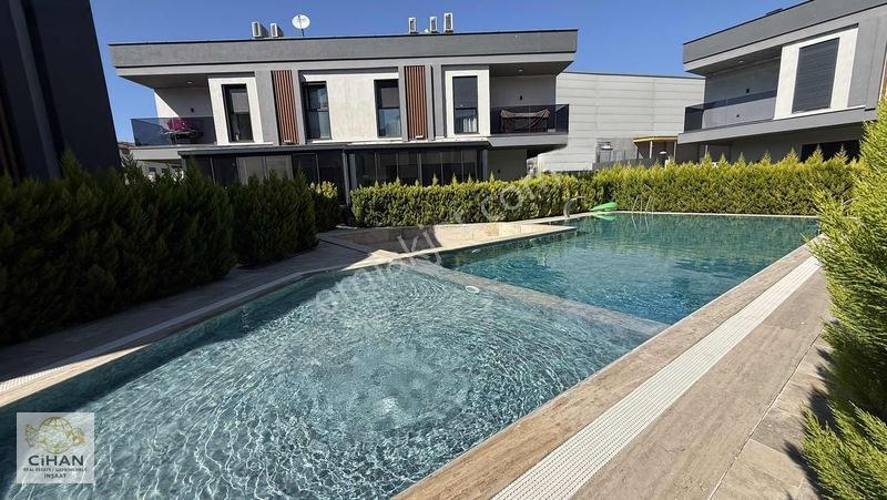 Kuşadasında Denize Yakın 4+1 Satılık Villa — fotoğraf 23