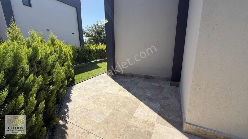 Kuşadasında Denize Yakın 4+1 Satılık Villa — fotoğraf 29