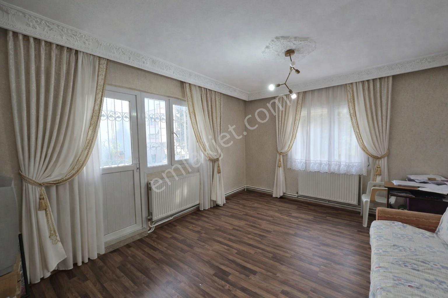 Buca Menderes Mah. Merkezi Konumda Bakımlı Boş 3+1 — fotoğraf 4