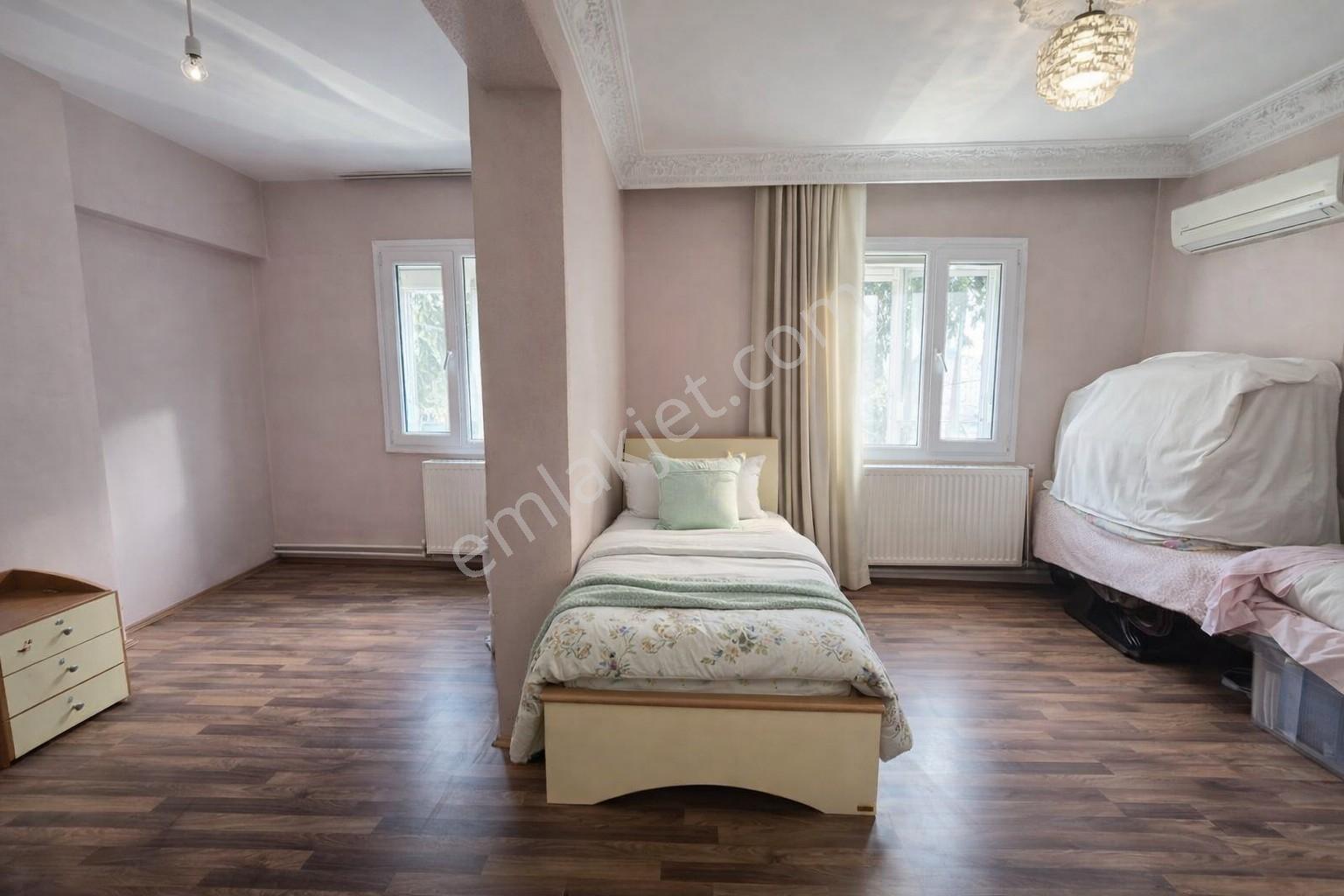 Buca Menderes Mah. Merkezi Konumda Bakımlı Boş 3+1 — fotoğraf 5