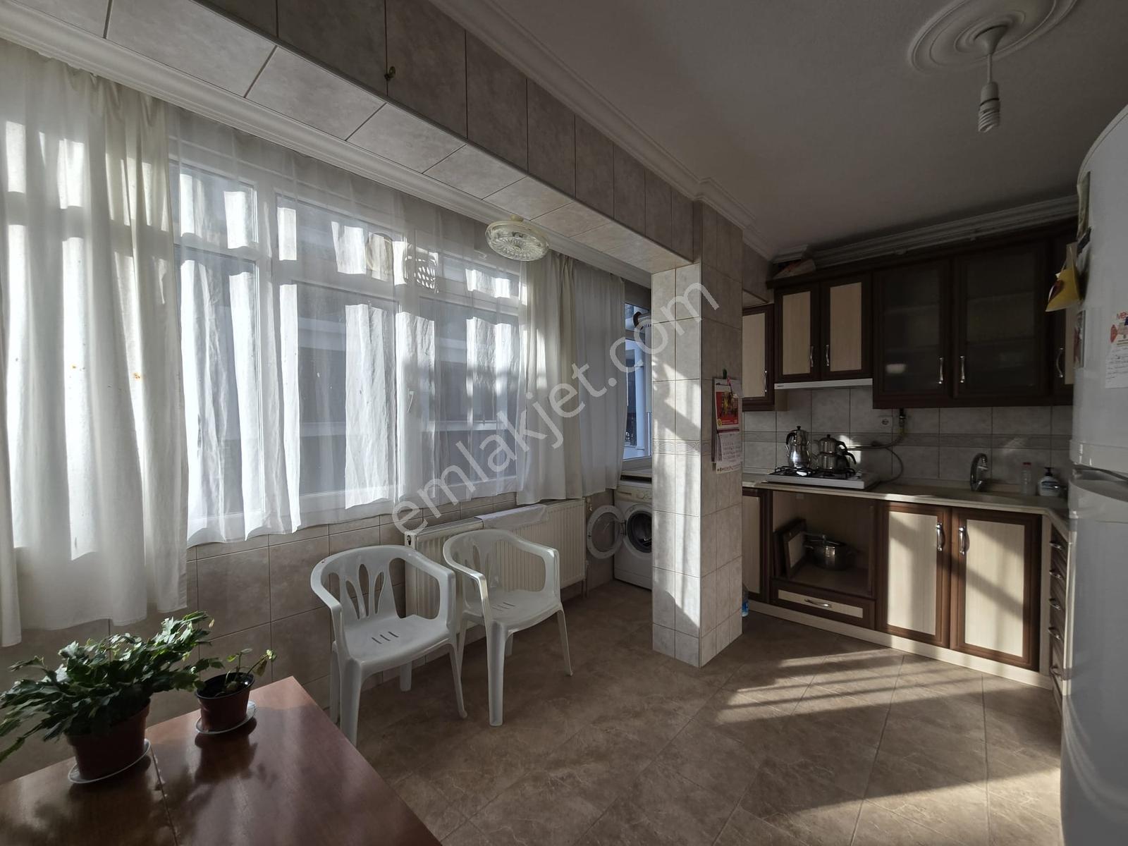 Buca Menderes Mah. Merkezi Konumda Bakımlı Boş 3+1 — fotoğraf 9