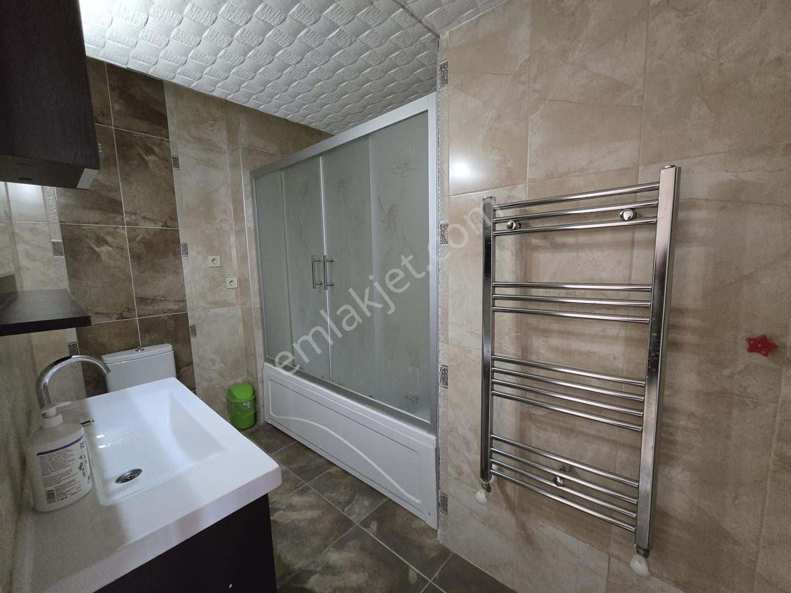 Buca Menderes Mah. Merkezi Konumda Bakımlı Boş 3+1 — fotoğraf 11