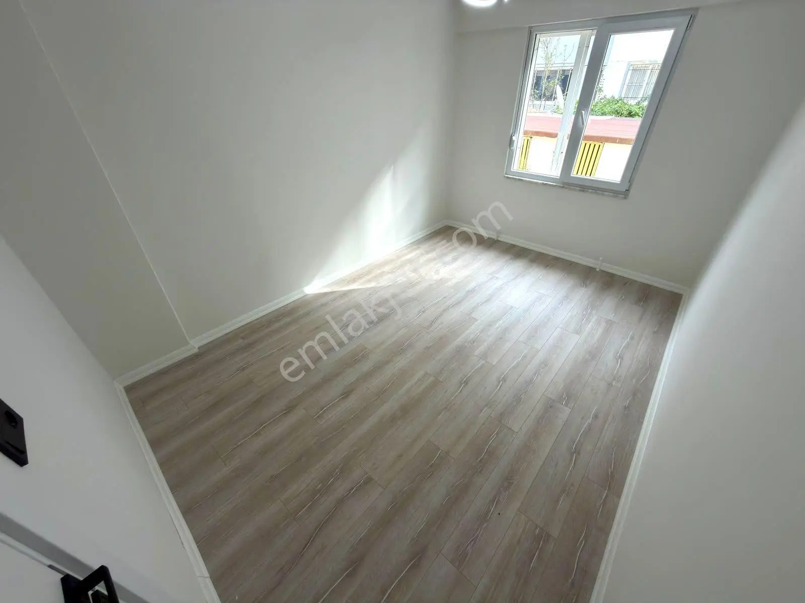 Referans'tan Altınkum'da Denize 400 Metre Çift Balkon Müstakil Tadında 2+1 Daire — fotoğraf 4