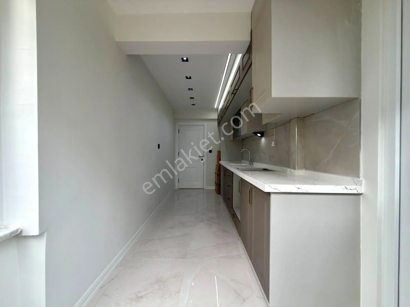 Referans'tan Altınkum'da Denize 400 Metre Çift Balkon Müstakil Tadında 2+1 Daire — fotoğraf 22