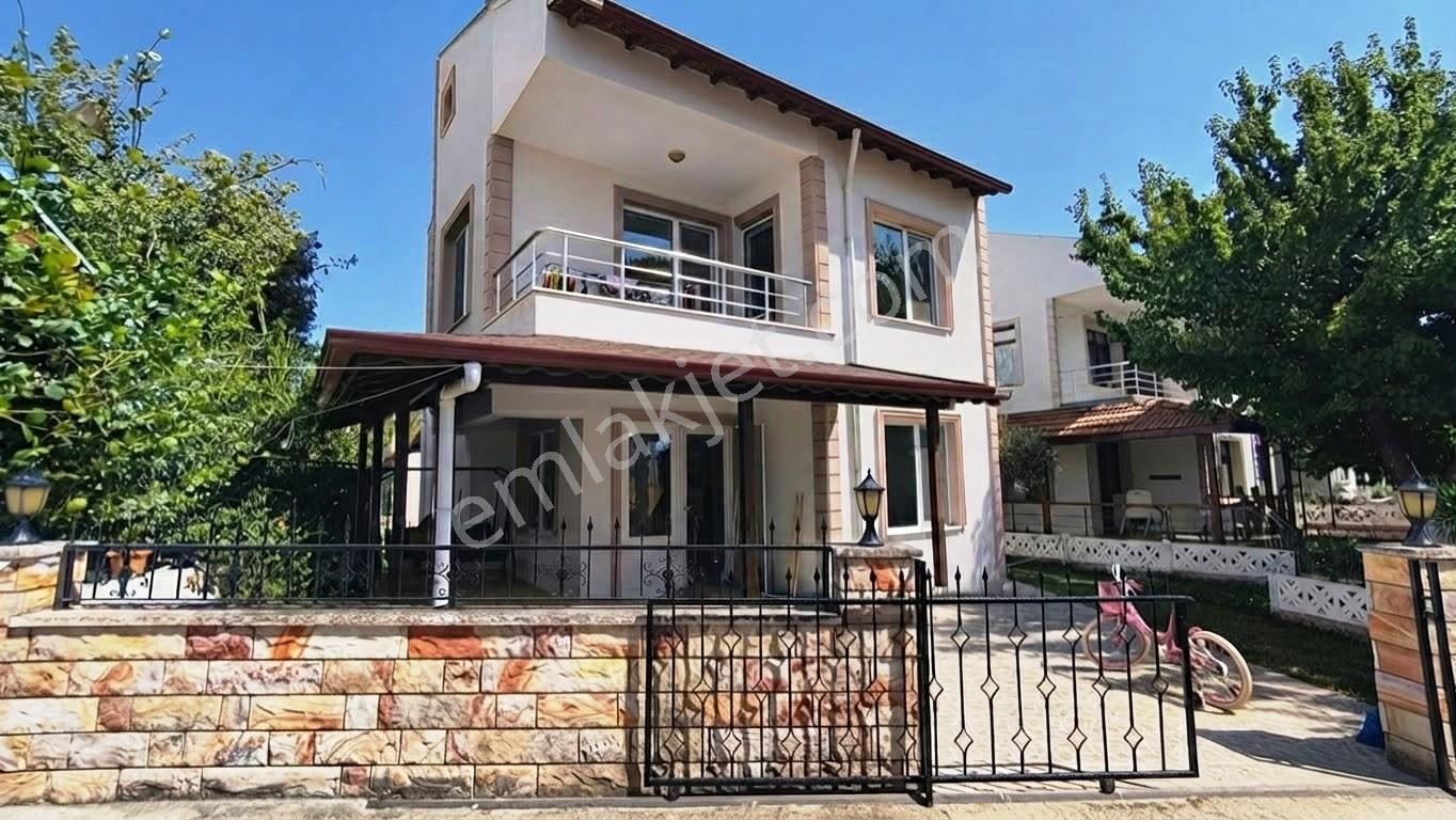 Rw Nefes'ten Gömeç Sahil Sitesinde Bakımlı 3+1 Bahçeli Villa — fotoğraf 2