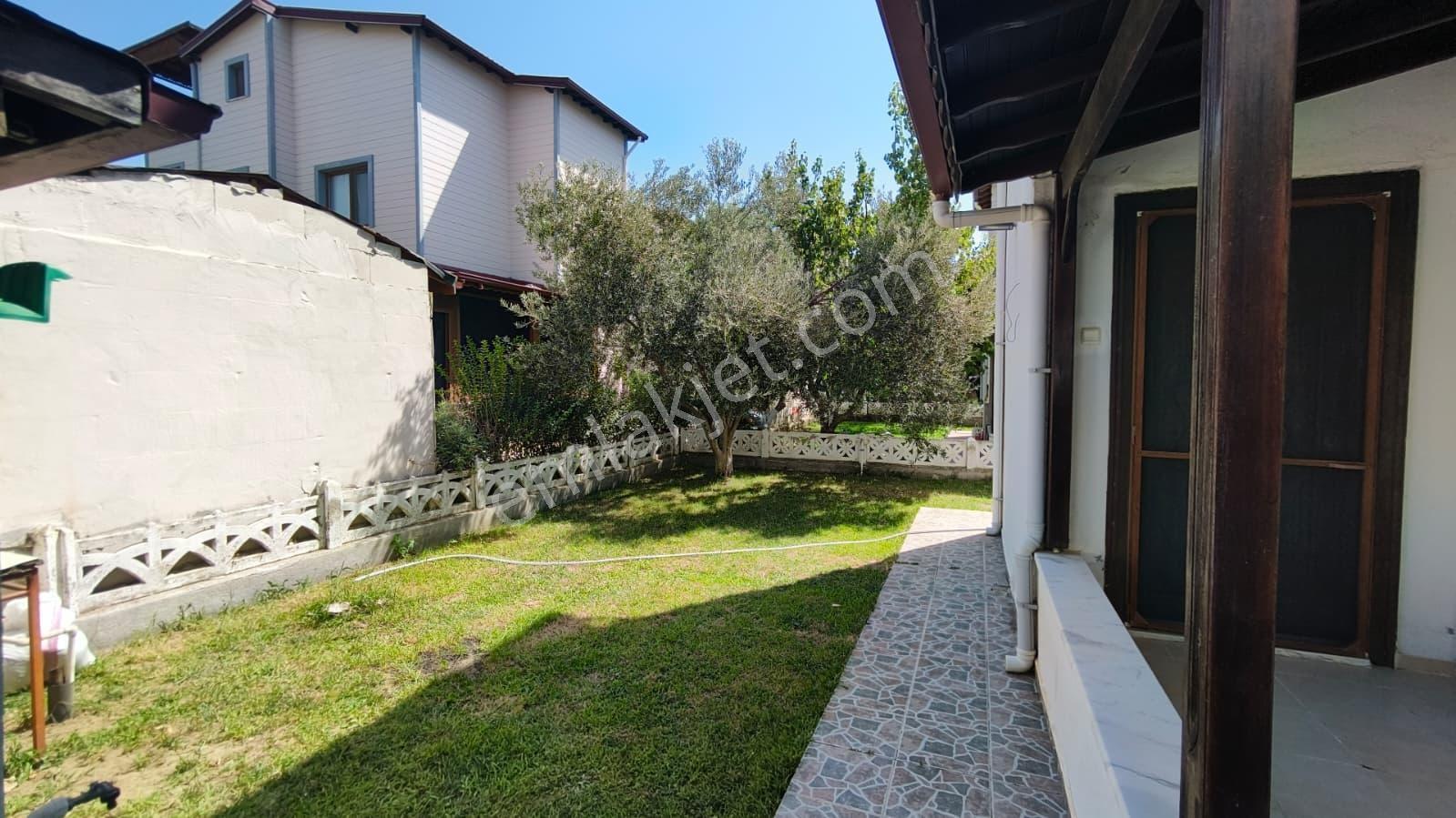 Rw Nefes'ten Gömeç Sahil Sitesinde Bakımlı 3+1 Bahçeli Villa — fotoğraf 3