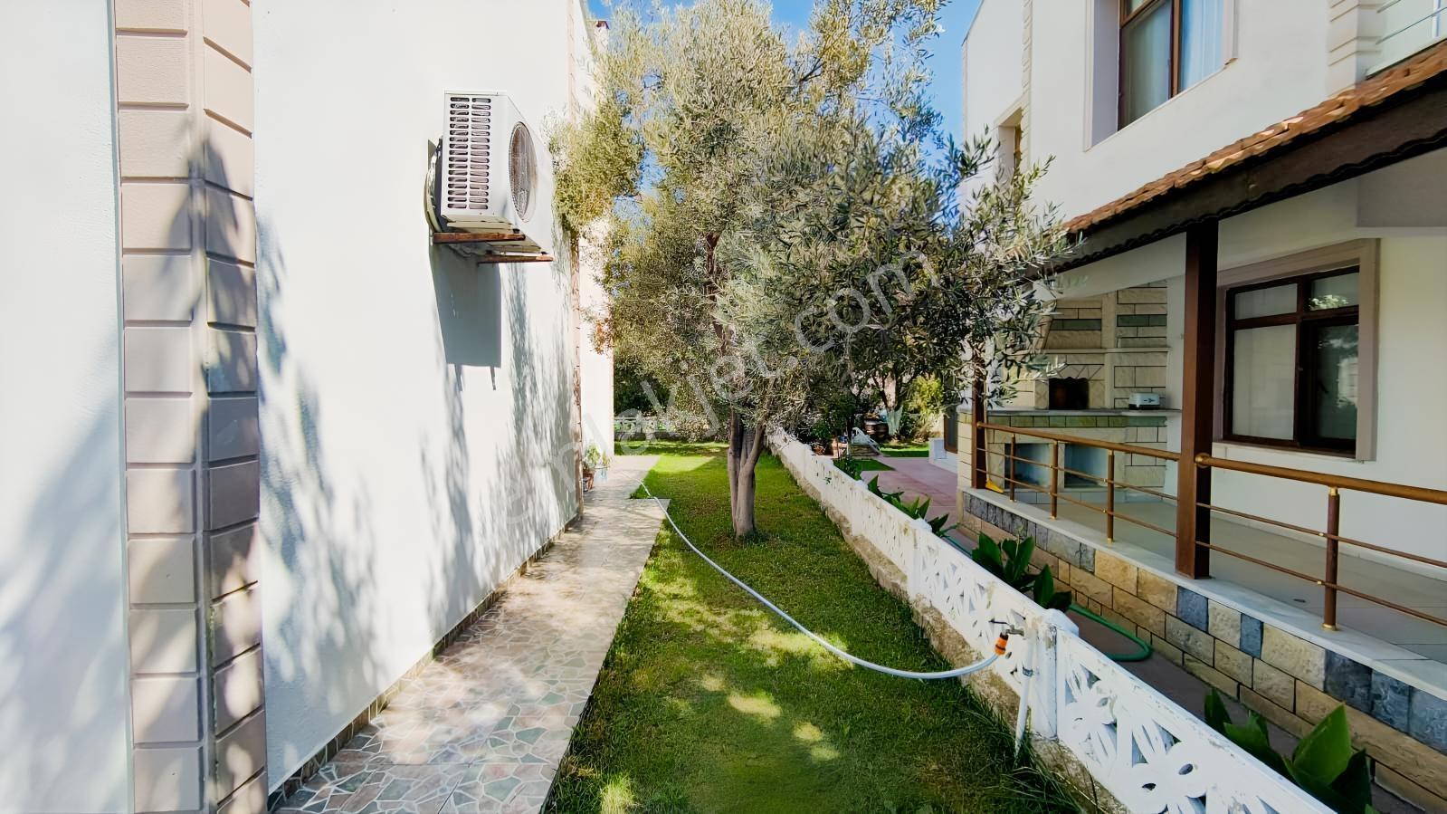 Rw Nefes'ten Gömeç Sahil Sitesinde Bakımlı 3+1 Bahçeli Villa — fotoğraf 7