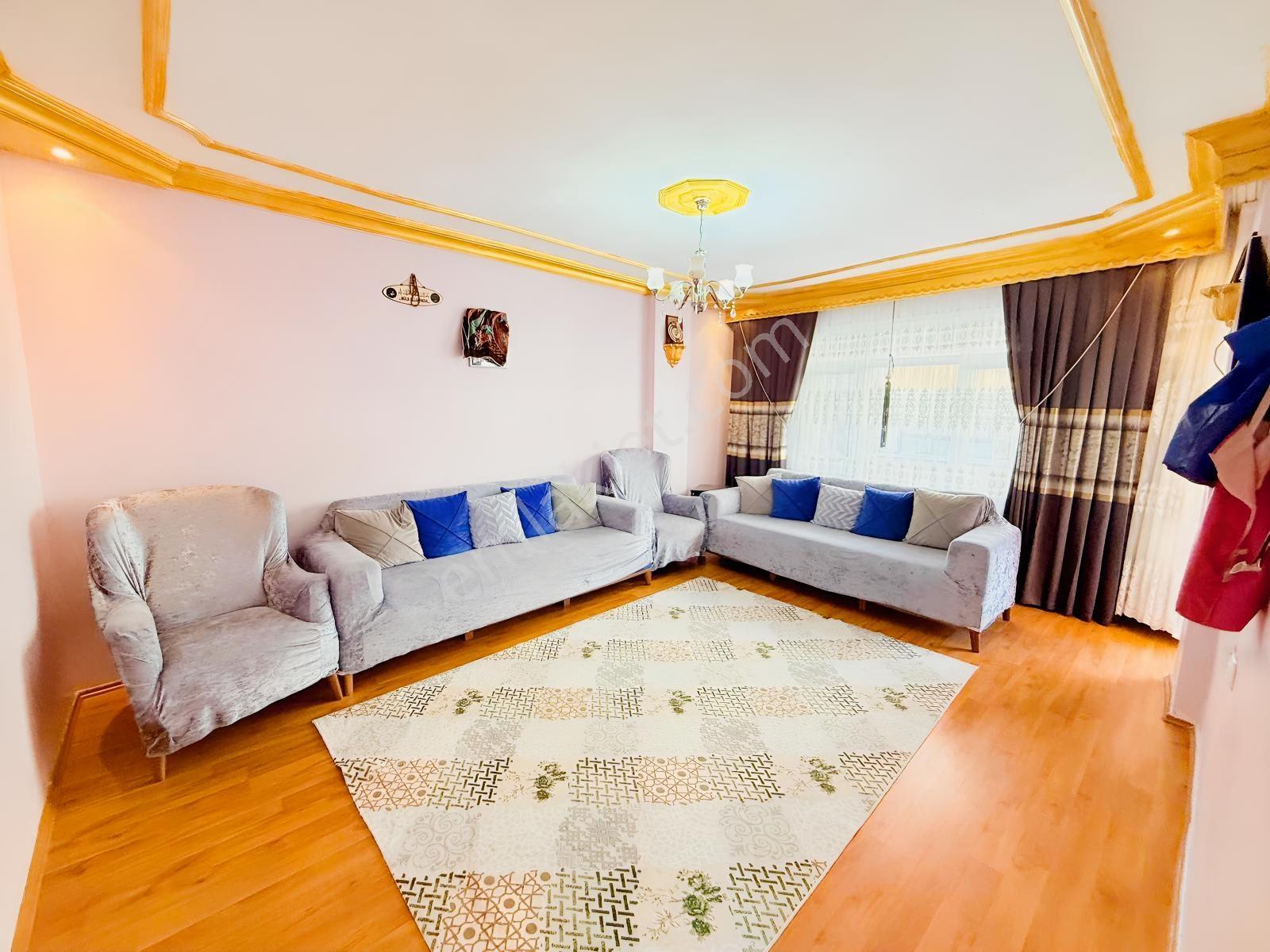 Arzu Emlak'tan Zübeyde Hanım Mah Satılık 3+1 120 M2 Ara Kat — fotoğraf 3